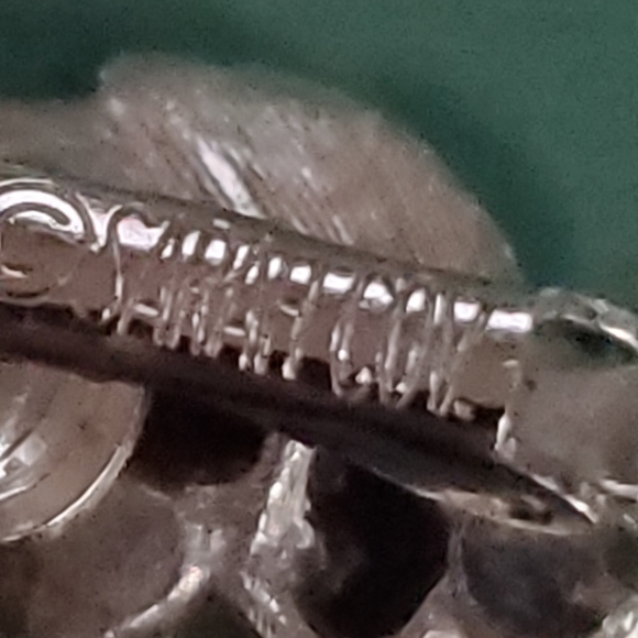 Vintage Clip-on Earrings - Picture 6 of 6